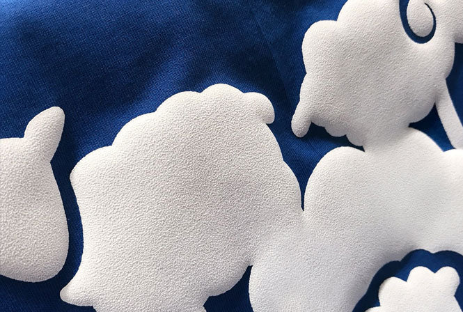 Vinyle thermocollant gonflant bleu roi 30,5 cm x 25,4 cm